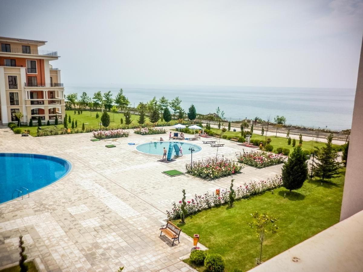 Prestige Fort Beach - Premium Apartments Свети-Влас Экстерьер фото